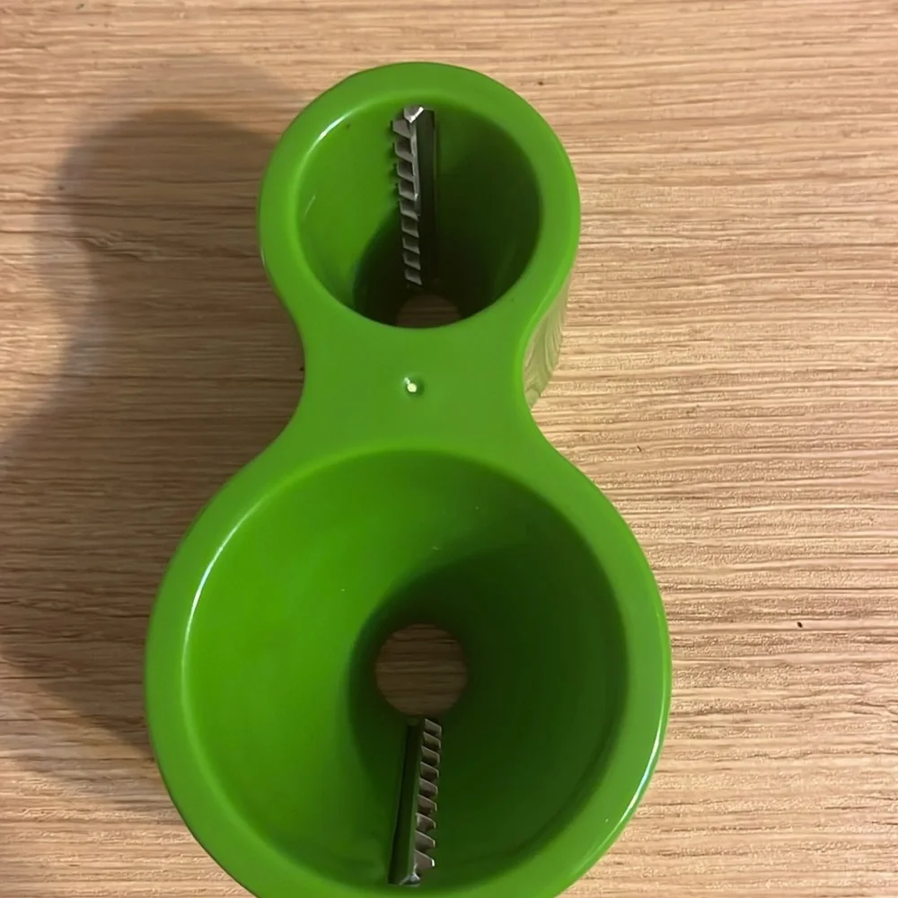 Smart Home Microplane Spiral Cutter - Creates Spiral Cuts and Ribbons
